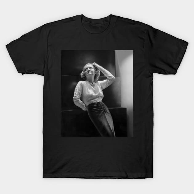 Bette Davis / 1908 T-Shirt by DirtyChais